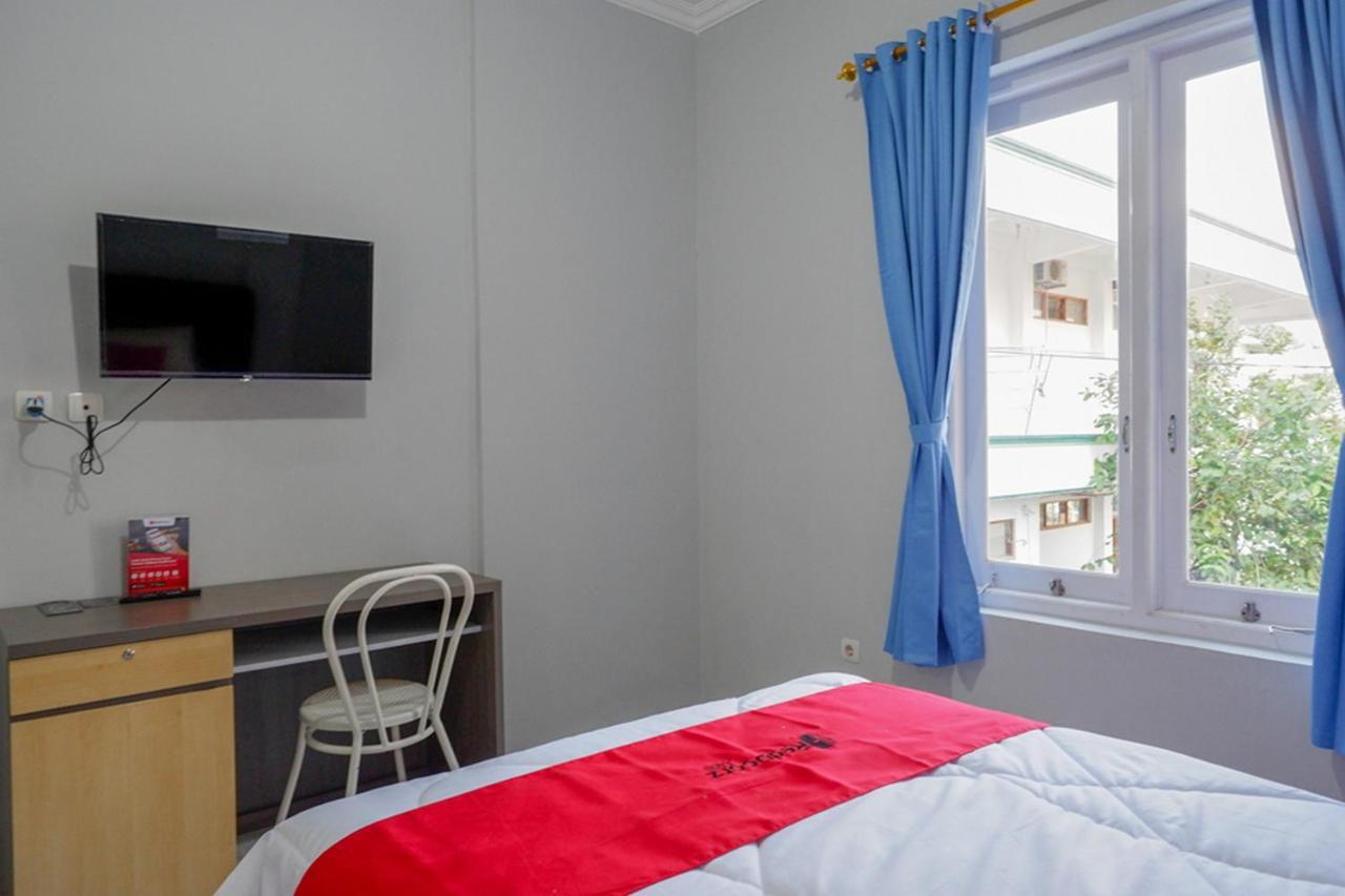 Hotel Reddoorz Near Jalan Adi Sucipto Solo Exterior foto