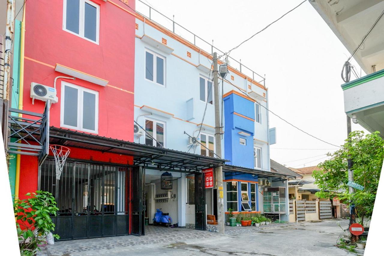 Hotel Reddoorz Near Jalan Adi Sucipto Solo Exterior foto